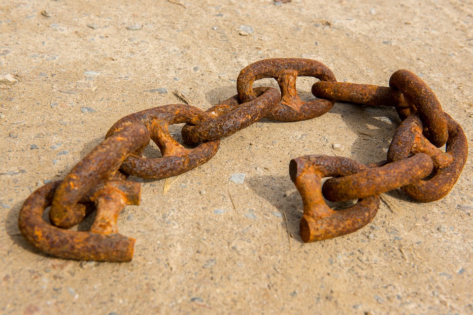 rusty broken chain to represent how desperate for freedom from overeating I am
